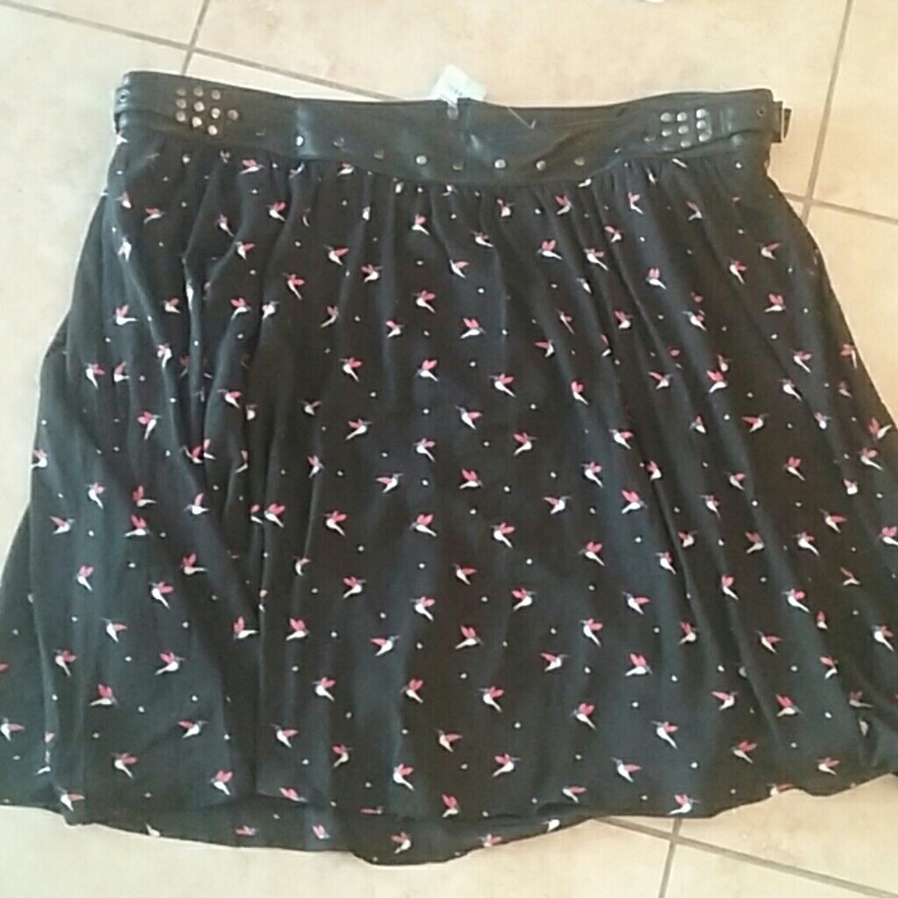 Torrid skirt with birds size 20 NWT
